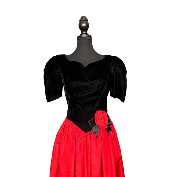 Vintage Gunne Sax by Jessica McClintock Red and Black Velvet Taffeta Puff Sleeve - Picture 4 of 9